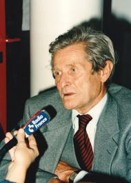 Léon Schwartzenberg